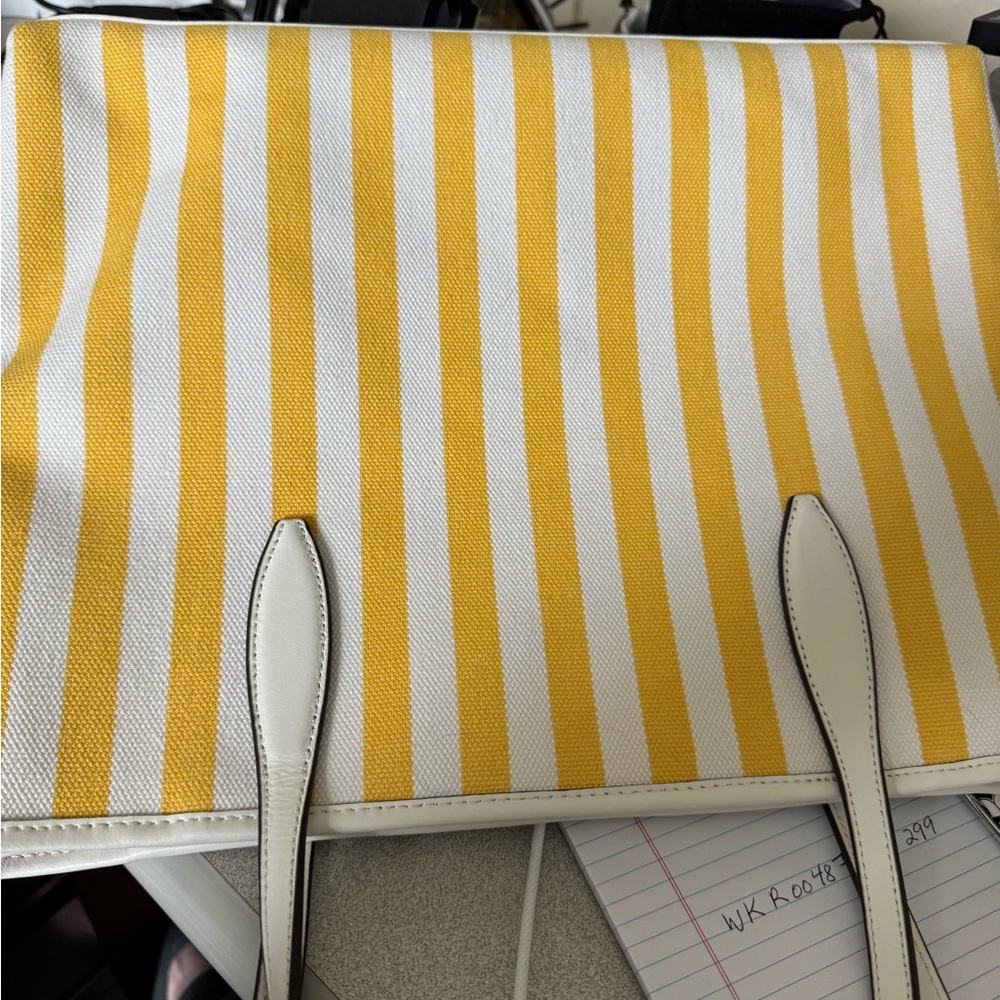 EUC - ♠️ 👛 *HP* Kate Spade Yellow and White Summer Tote - Picture 2 of 4
